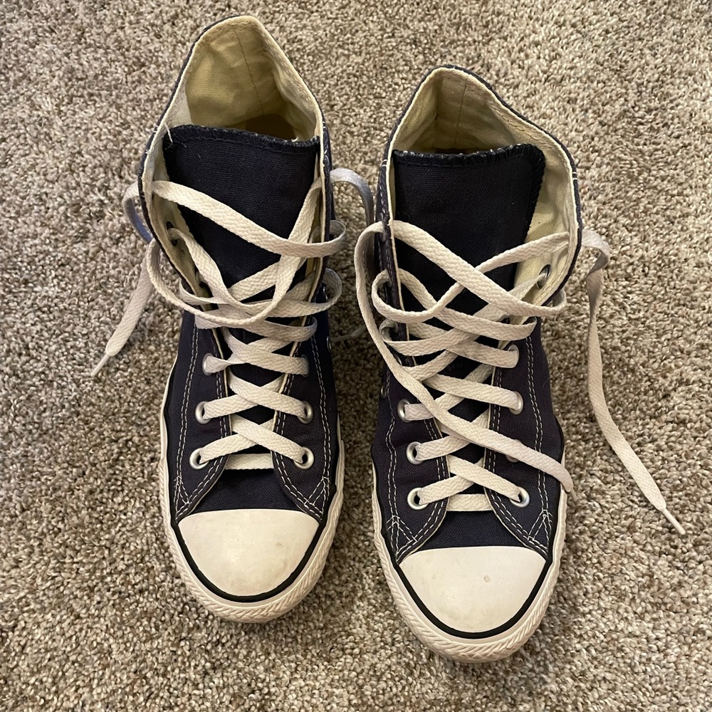 Converse Navy Blue Hightops Size 8
